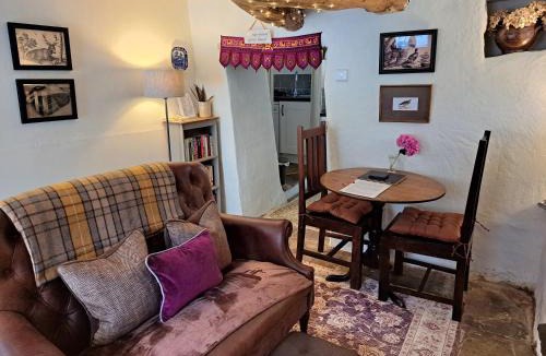 Worton House | Beebole Cottage