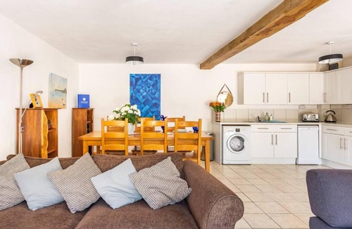 Kemeys Commander Apartment | Beech Cottage, spacious rural retreat