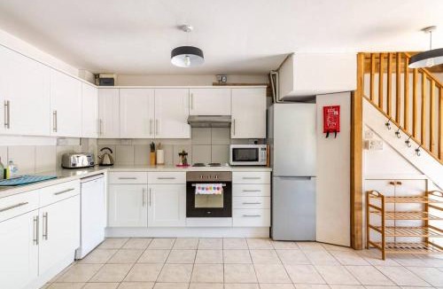 Kemeys Commander Apartment | Beech Cottage, spacious rural retreat