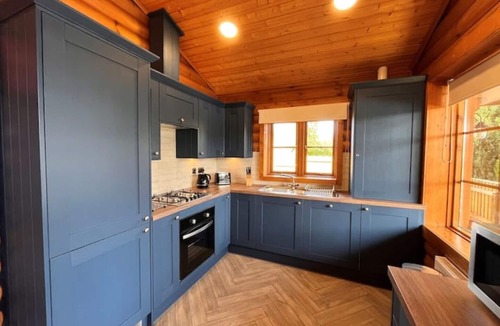 Aymestrey Cabin | 'Beech' Log cabin with hot tub