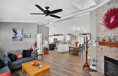 Charter Hills House | Beech Mountain Cabin w/Fire Pit & Views