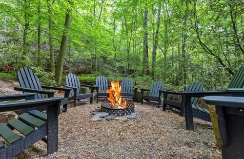 Heidelberg Cabin | Beech Timber- Off Grid, Fire Pit, Outdoor Shower