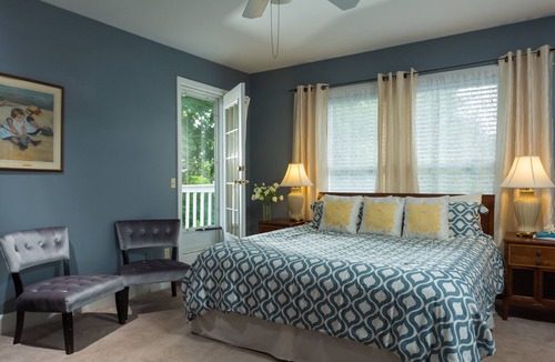 Off Broadway Bed & Breakfast | Beech Tree Inn & Cottage