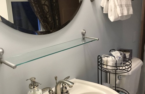 Off Broadway Bed & Breakfast | Beech Tree Inn & Cottage