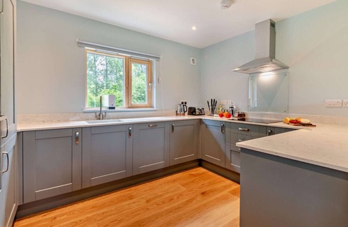 Chapmanslade Apartment | Beech View 2 - Three Bedroom Apartment, Sleeps 6