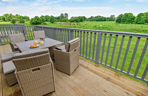 Chapmanslade Apartment | Beech View 2 - Three Bedroom Apartment, Sleeps 6