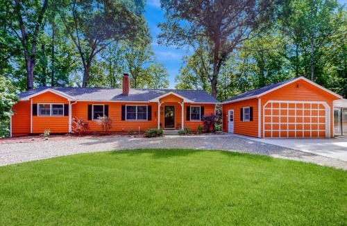 Moneta House | Beechwood Cove
