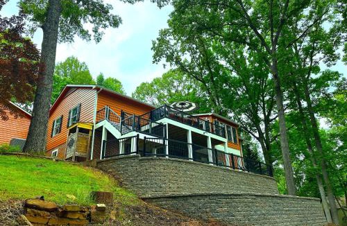 Moneta House | Beechwood Cove