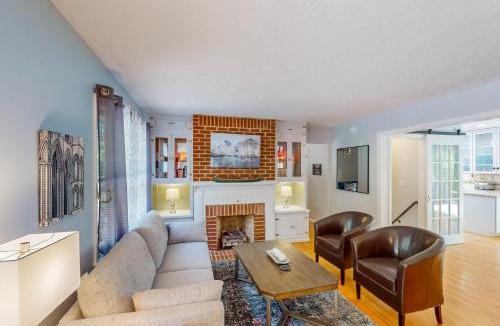Moneta House | Beechwood Cove
