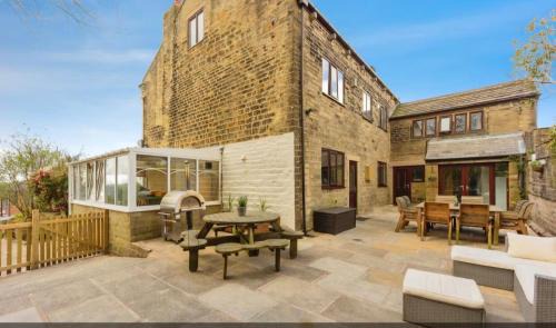 Ashton-under-Lyne House | Beechwood