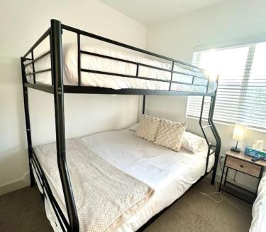 People's Freeway Apartment | Beehive Escape -Salt Lake City