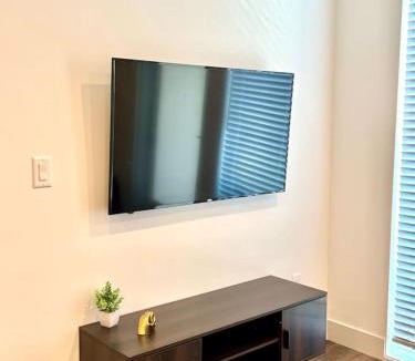 People's Freeway Apartment | Beehive Escape -Salt Lake City