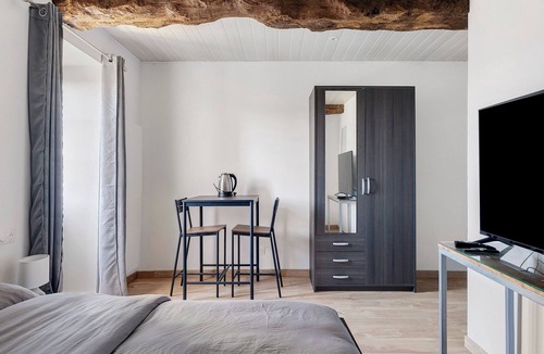 Frossay Bed & Breakfast | “Beehive Nest” Room with Wi-Fi