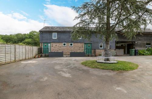 Pembridge House | Beekeeper's Cottage