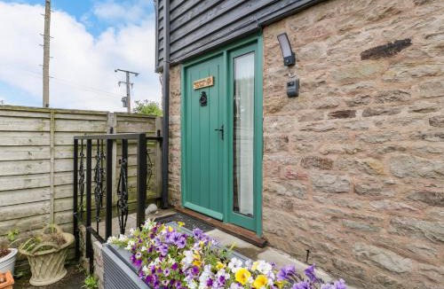 Pembridge House | Beekeeper's Cottage