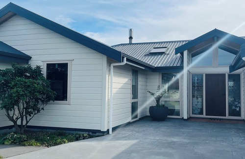 Normanby House | Been2Bs @ Hawera