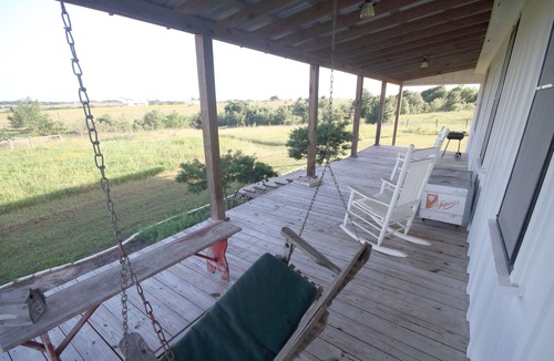 La Grange House | Beer Joint at the Brown Ranch