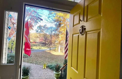Batesville House | Beer/Wineries, firpit & hottub