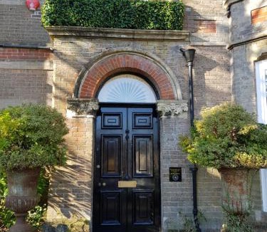 Dorchester House | Beggar's Knap