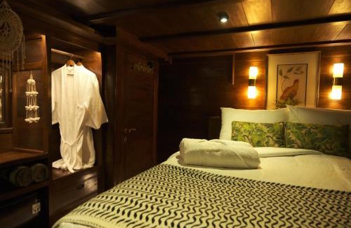 Sei Pinang Boat Rental | Behike Luxury Phinisi