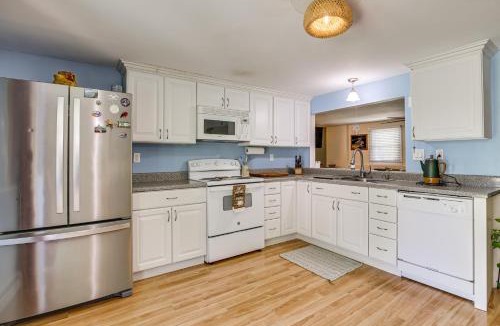 Stormville Apartment | Behind the AT & Close to Lakes! Hudson Valley Base