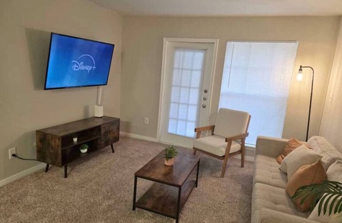 Astrodome Apartment | Beige 1Bed 1Bath NRG at 5 min walk Free Parking