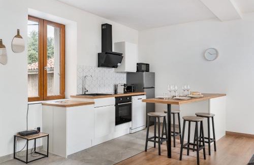 Saint-Just-Saint-Rambert Apartment | Beige Hospitalité - Lucie