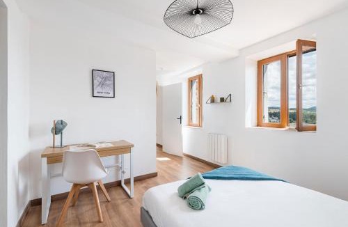 Saint-Just-Saint-Rambert Apartment | Beige Hospitalité - Lucie