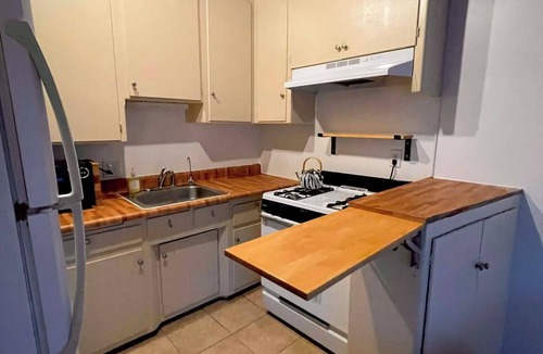 Bel Air Apartment | Bel Air/Brentwood Midcentury 1BR/1BA Apartment Opposite the Getty