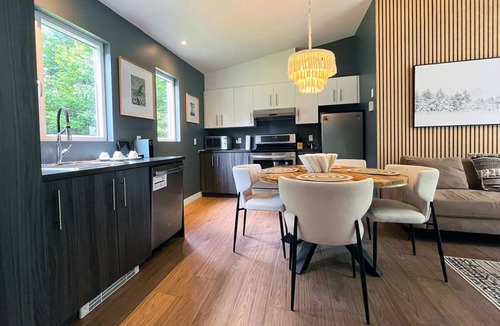 La Conception Villa | Bel Air Tremblant L'ETOILE : 2 CHAMBRES, JACUZZI PRIVÉ
