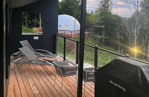 La Conception Cabin | Bel Air Tremblant USHUAIA 2 : 1 CHAMBRE, JACUZZI, SAUNA, SUPERBE VUES