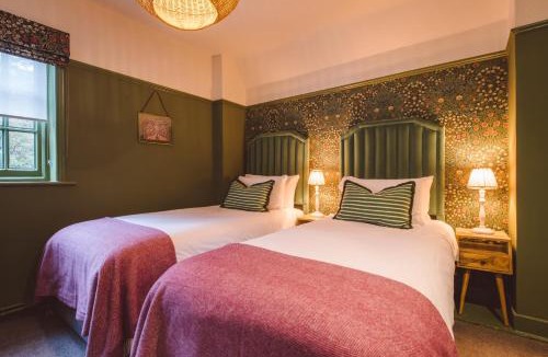 Churt Hotel | Bel And The Dragon-Churt