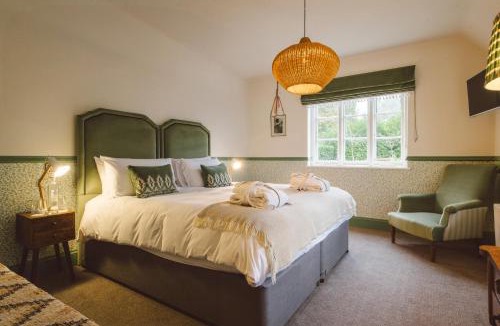 Churt Hotel | Bel And The Dragon-Churt