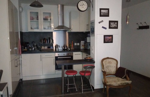 Romainville Apartment | Bel Appart, 18 min Centre Paris, 20 min des Structures Jop, Parking, Balcon