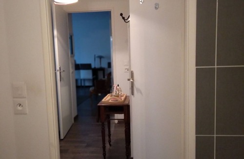Romainville Apartment | Bel Appart, 18 min Centre Paris, 20 min des Structures Jop, Parking, Balcon