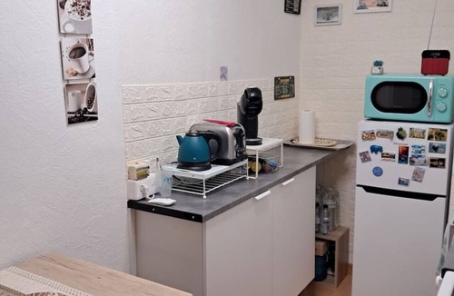 Hyeres City Centre Apartment | Bel appartement climatisé avec balcon