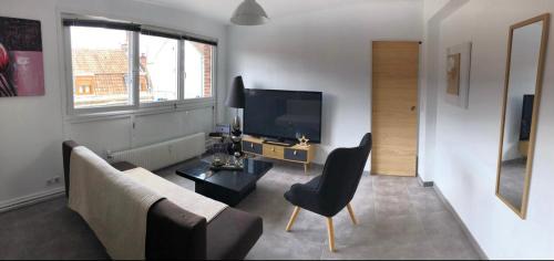 Templemars Apartment | Bel appartement cosy très calme avec parking privé