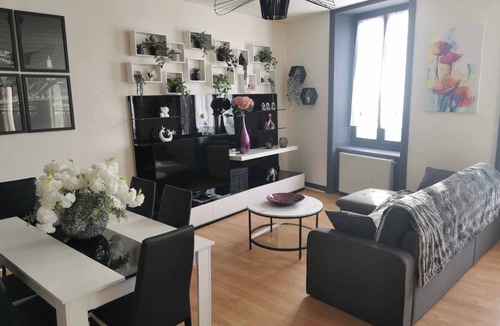 Ambert Apartment | Bel Appartement de 1 à 10 Personnes