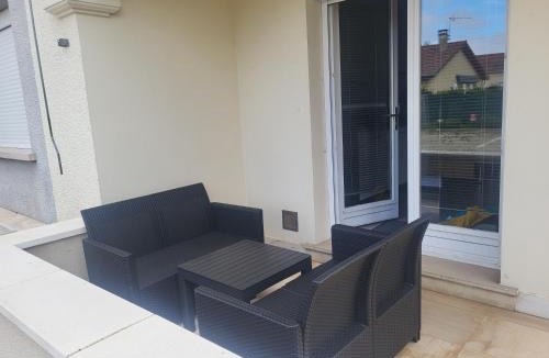 Chassieu Apartment | Bel appartement en RDC avec parking