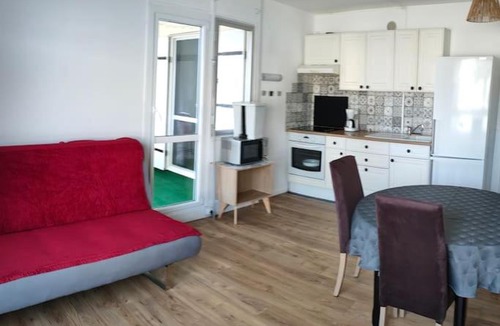Fecamp Apartment | Bel appartement proche mer avec balcon et parking.