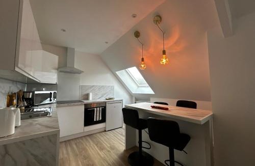 Argeles Gazost Apartment | Bel appartement sous comble avec Cinema room