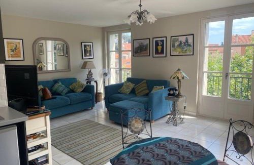 Amelie-les-Bains-Palalda Apartment | Bel F3 en centre-ville avec balcon et parking, proche cures - FR-1-703-196