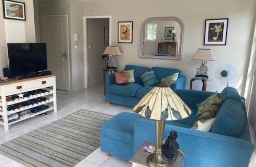 Amelie-les-Bains-Palalda Apartment | Bel F3 en centre-ville avec balcon et parking, proche cures - FR-1-703-196