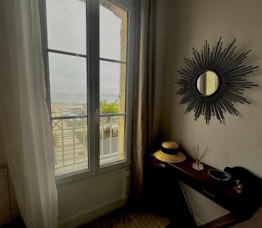 Luc-sur-Mer Apartment | Bel Horizon, charmant appt avec balcon vue mer