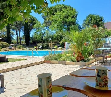 Trebes Hotel | Bel Hotel Restaurant la Gentilhommière