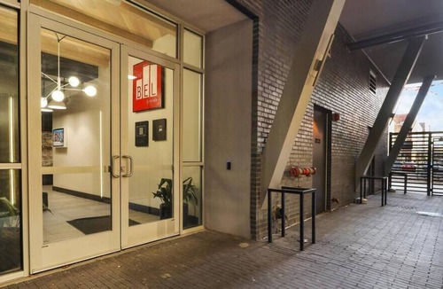 Lakeview Apartment | BEL3 Enticing 1BR/1BA Apt in Belmont