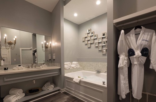 Cumming Hotel | Belamere Swimming Pool Suites