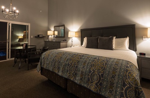 Cumming Hotel | Belamere Swimming Pool Suites