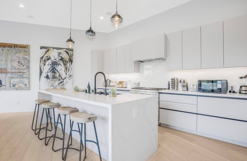 Hollywoodland Villa | Belden Modern Villa - New Hollywood Hills Modern w/Pool & City Views