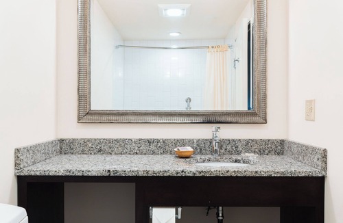 Belfast Hotel | Belfast Harbor Inn